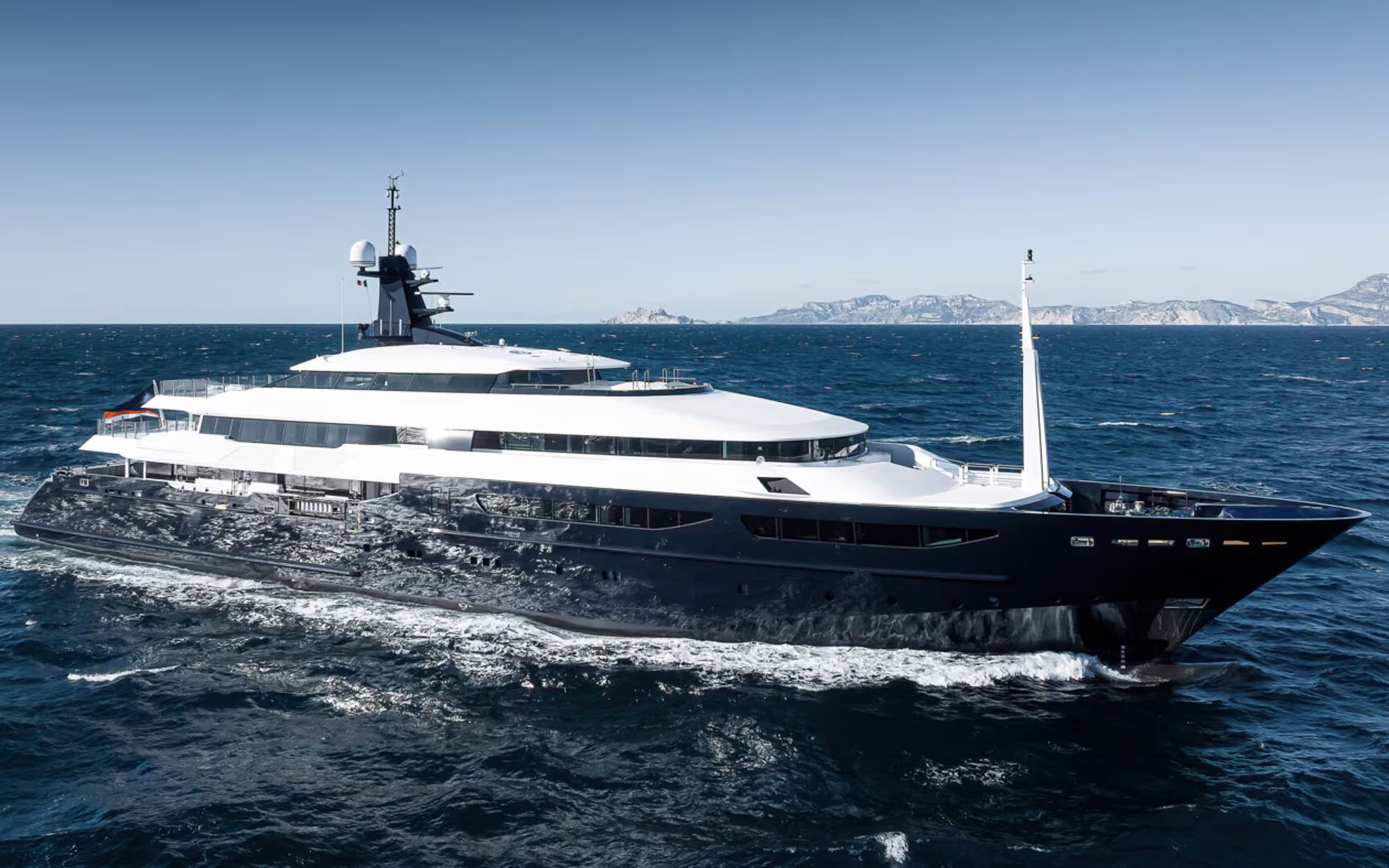 ARBEMA yacht exterior profile