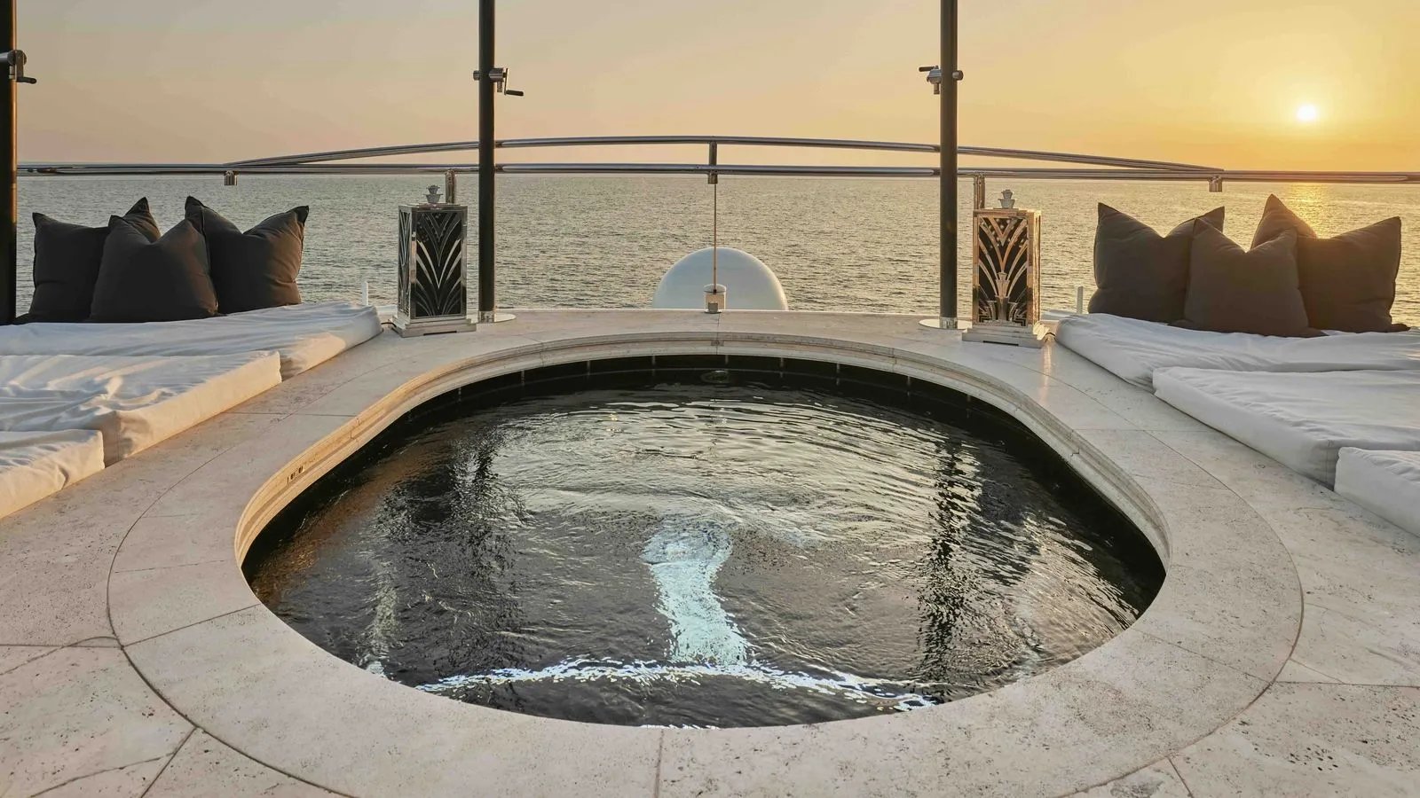 SILVER ANGEL yacht detail photo