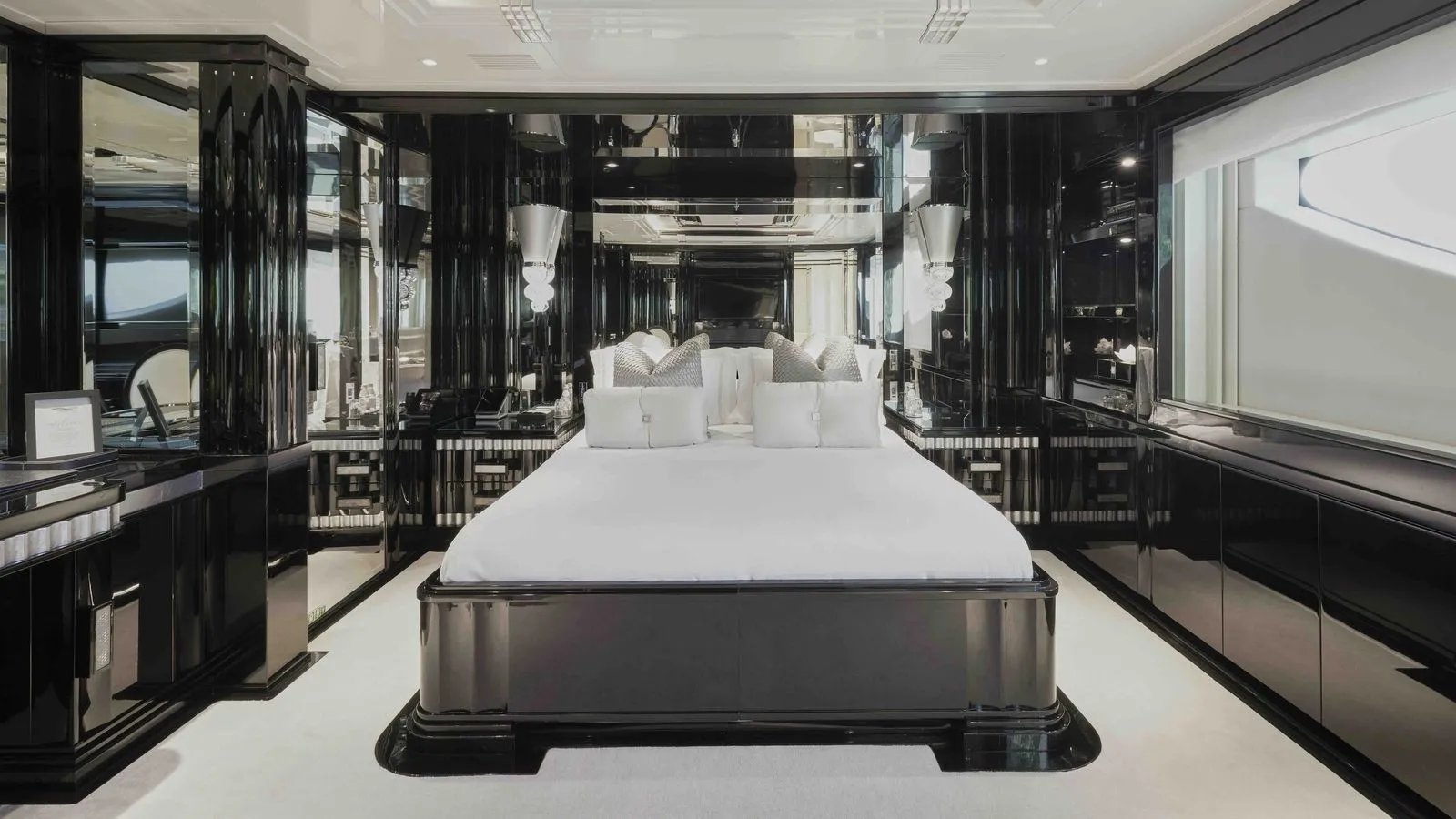 SILVER ANGEL yacht detail photo