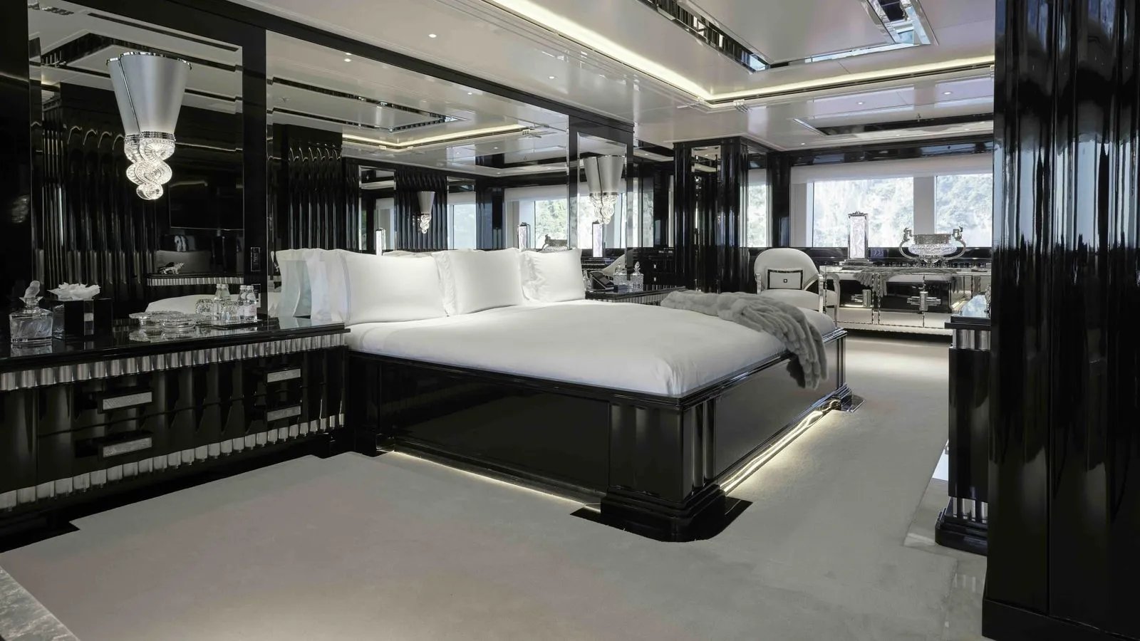 SILVER ANGEL yacht detail photo