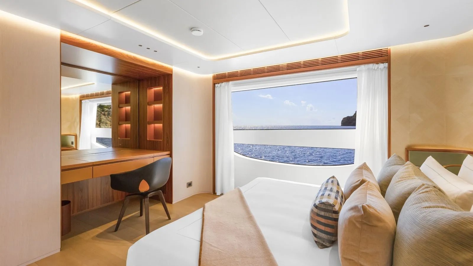 LIV LOVE yacht detail photo