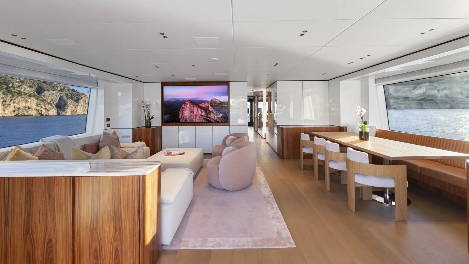 LIV LOVE yacht detail photo