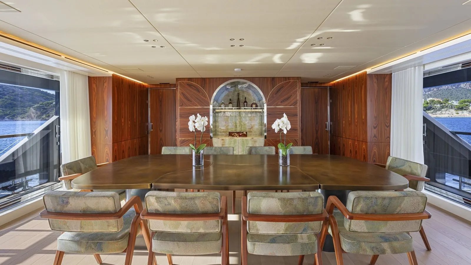LIV LOVE yacht detail photo