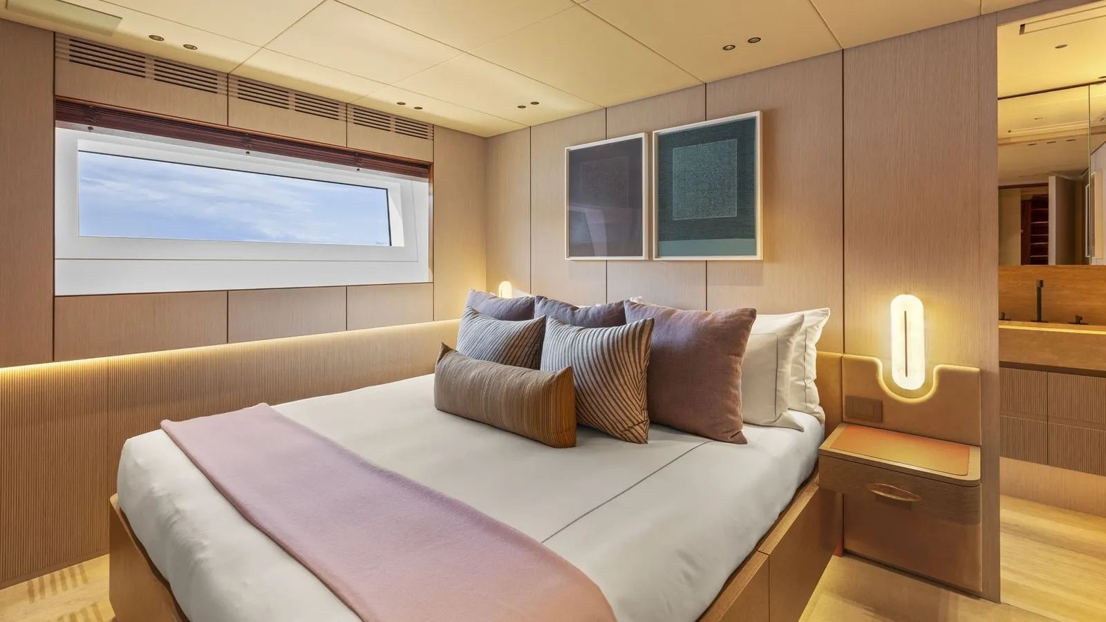 LIV LOVE yacht detail photo