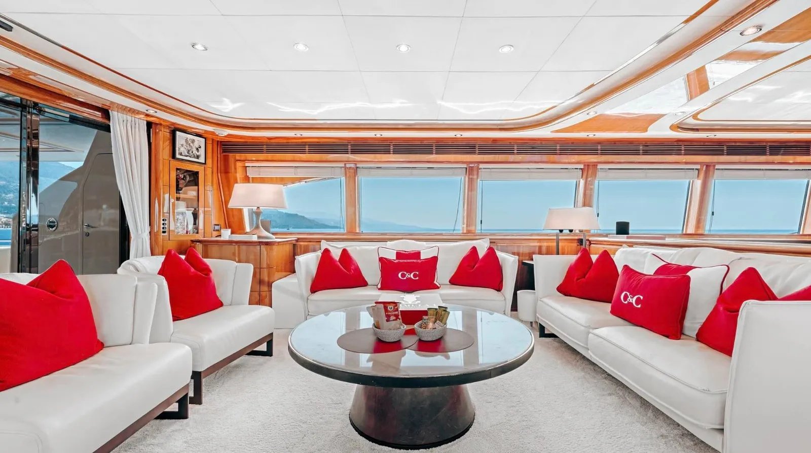 CHAMPAGNE AND CAVIAR yacht detail photo