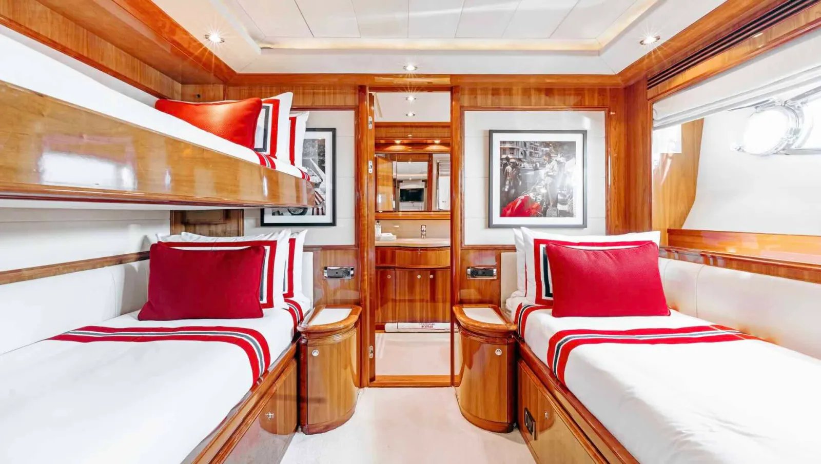 CHAMPAGNE AND CAVIAR yacht detail photo