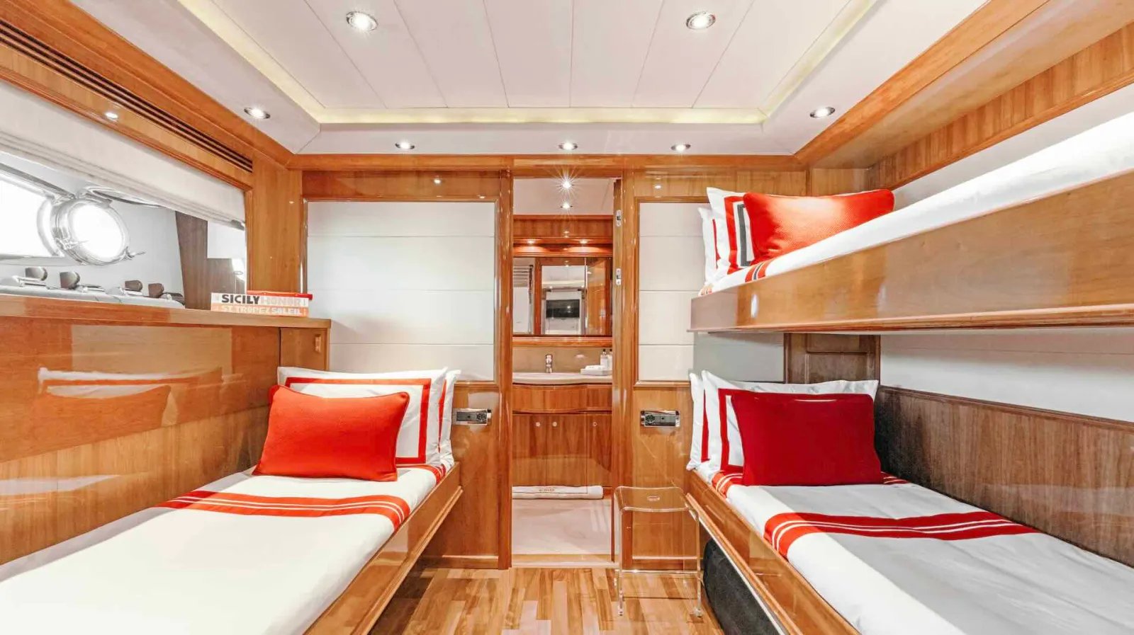 CHAMPAGNE AND CAVIAR yacht detail photo
