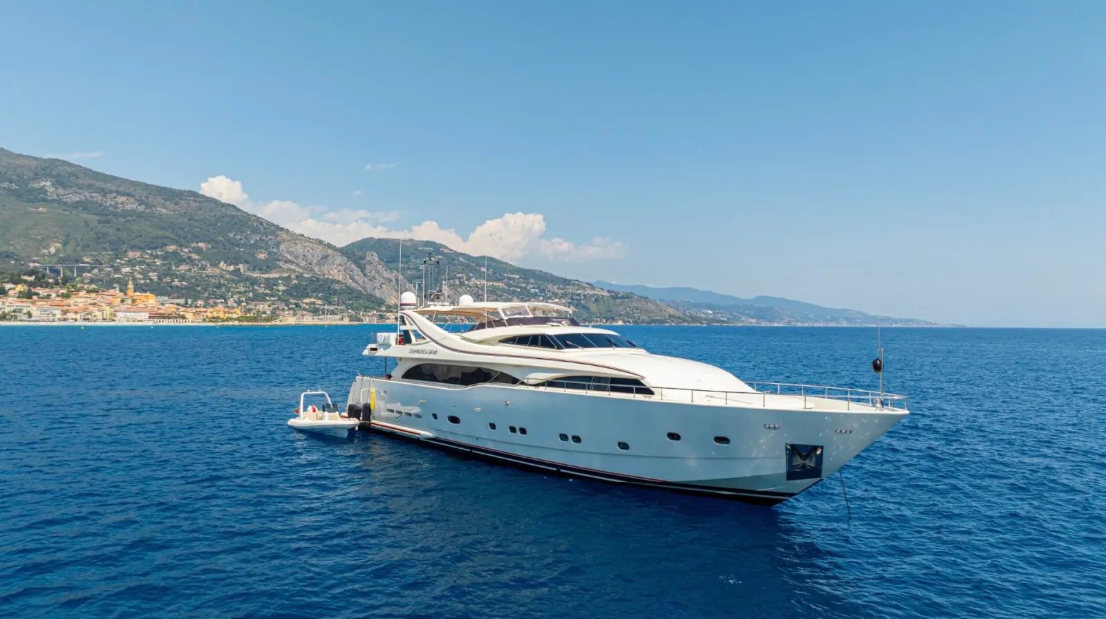 CHAMPAGNE AND CAVIAR yacht exterior profile