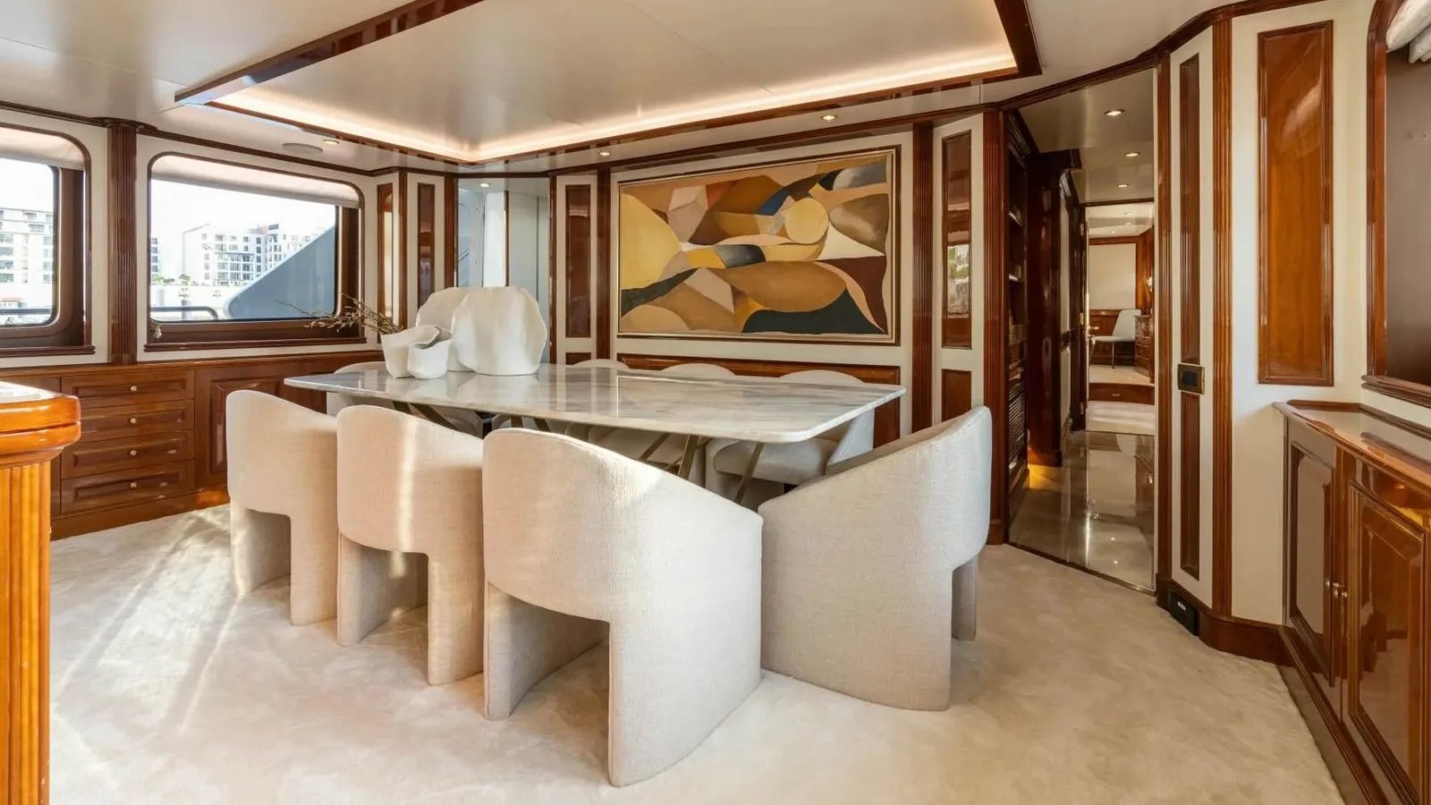 DXB yacht detail photo