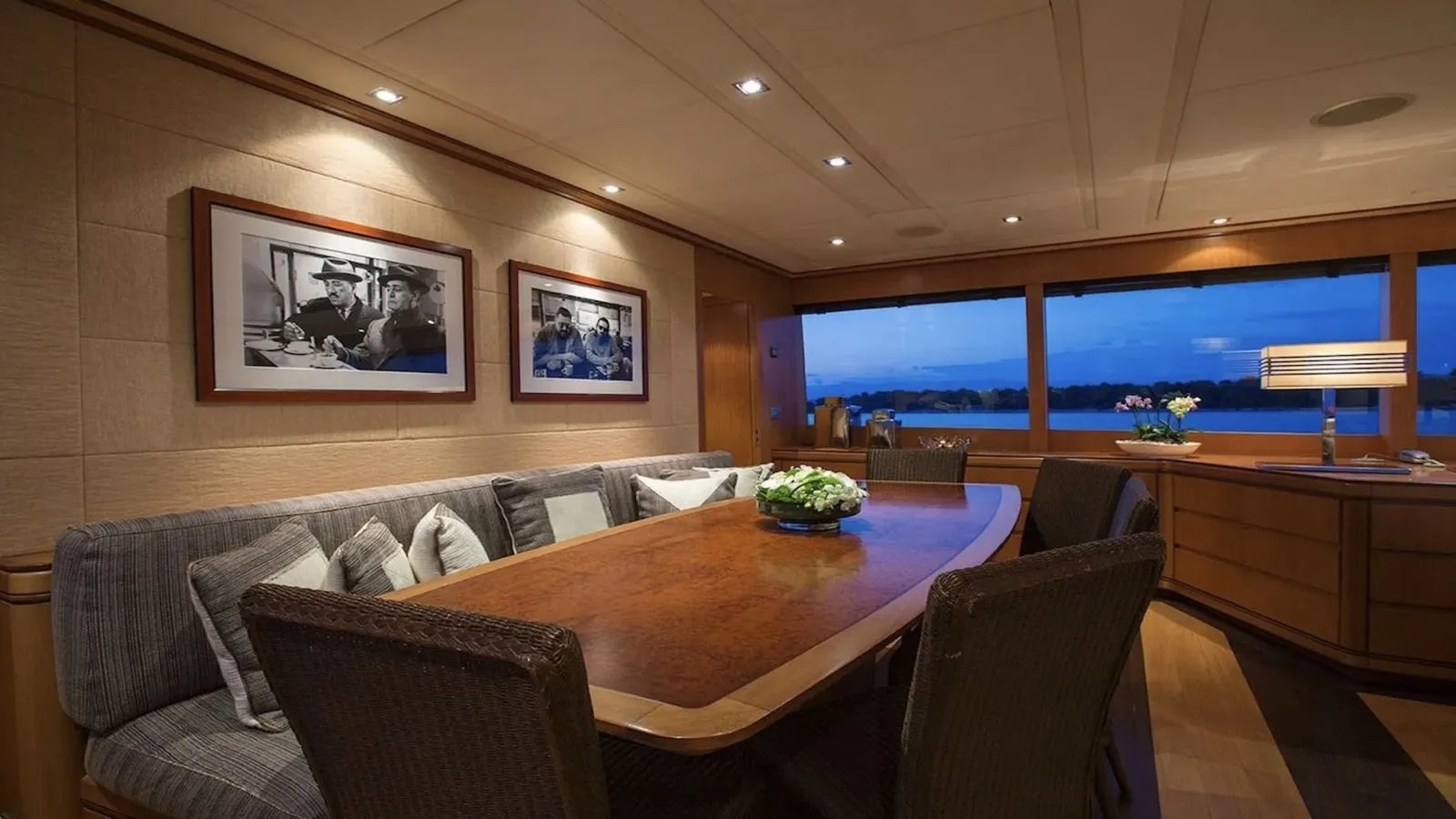 CAPPUCCINO yacht detail photo
