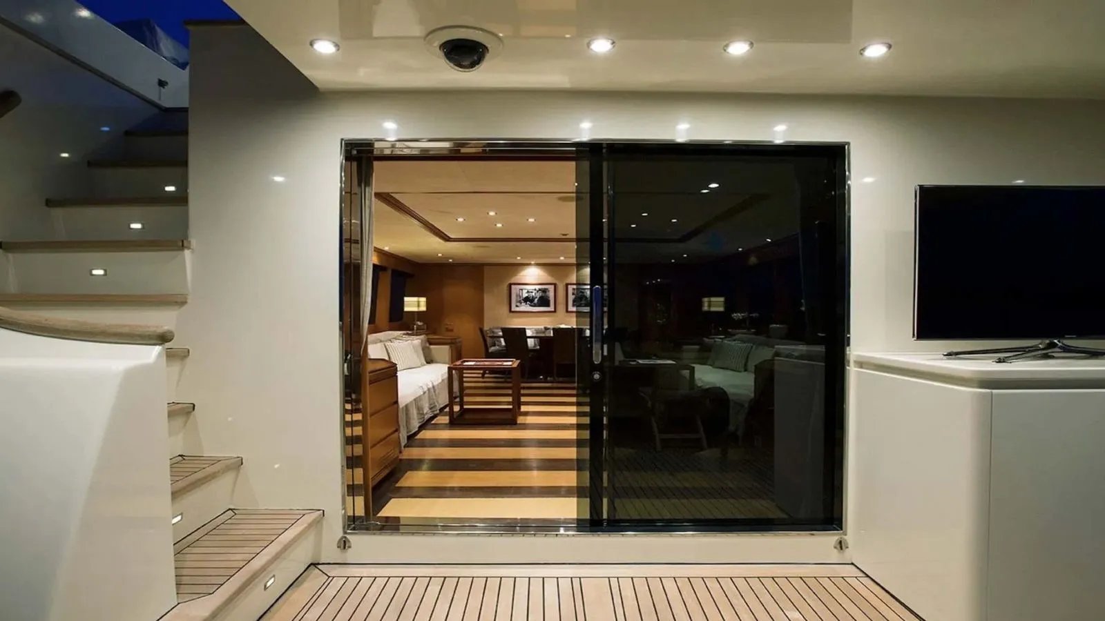 CAPPUCCINO yacht detail photo