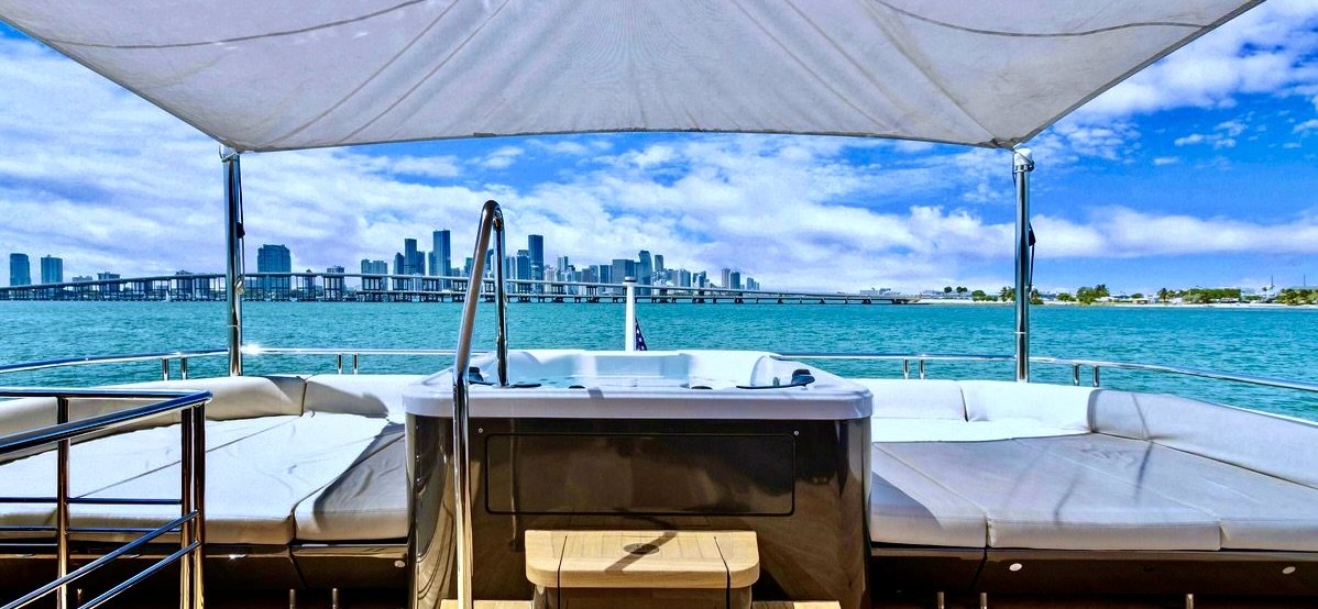 MAKE BIG HAPPEN yacht detail photo
