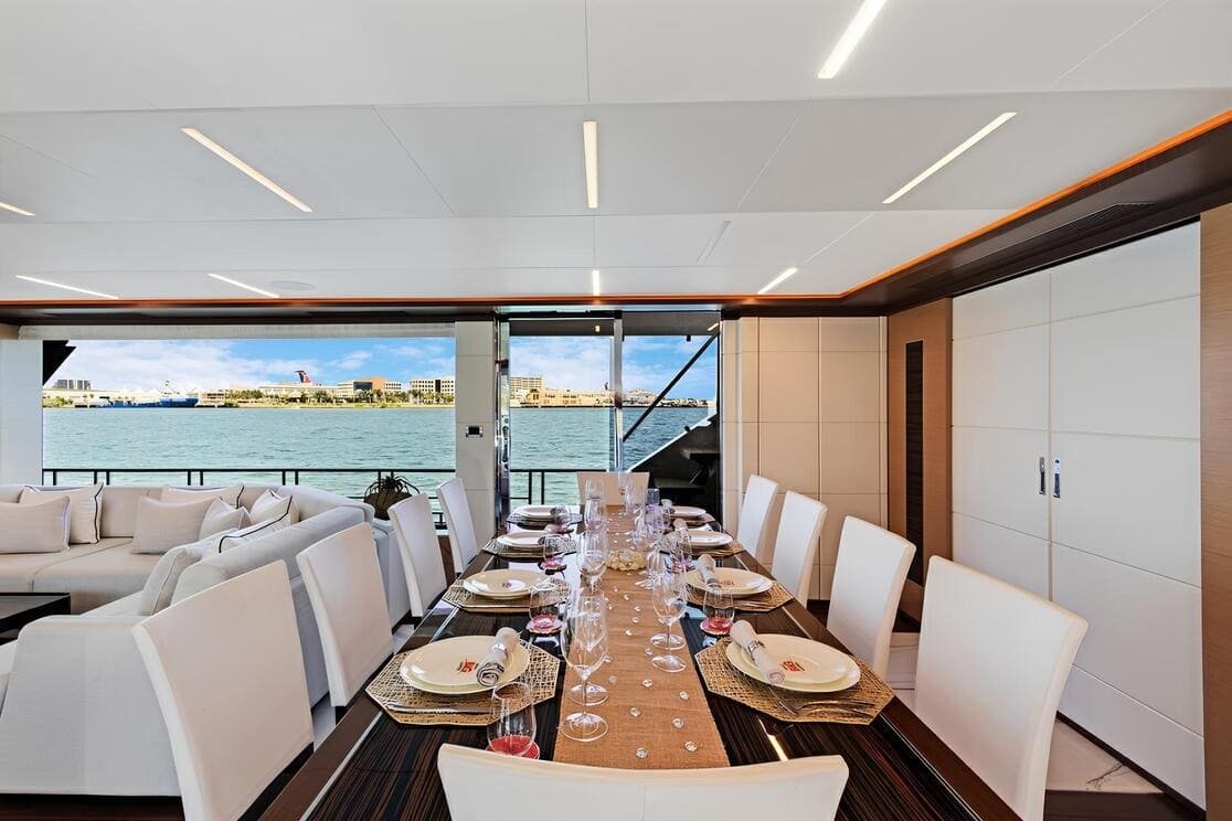 MAKE BIG HAPPEN yacht detail photo