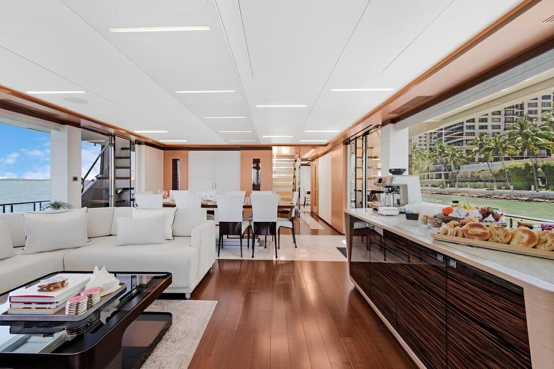 MAKE BIG HAPPEN yacht detail photo