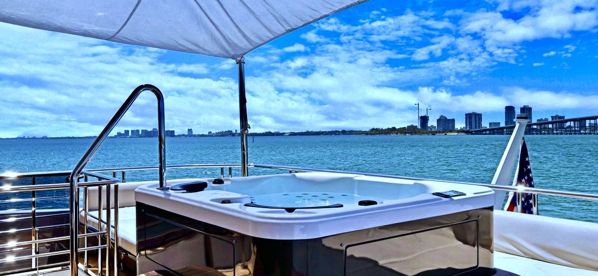 MAKE BIG HAPPEN yacht detail photo