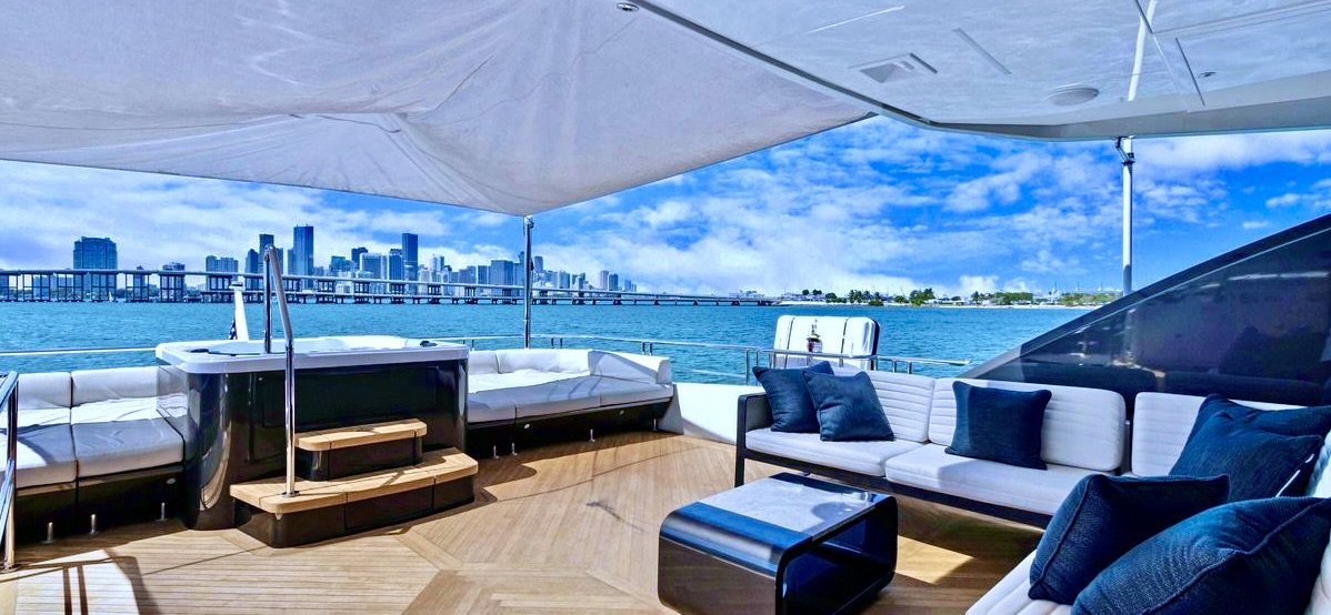 MAKE BIG HAPPEN beach club