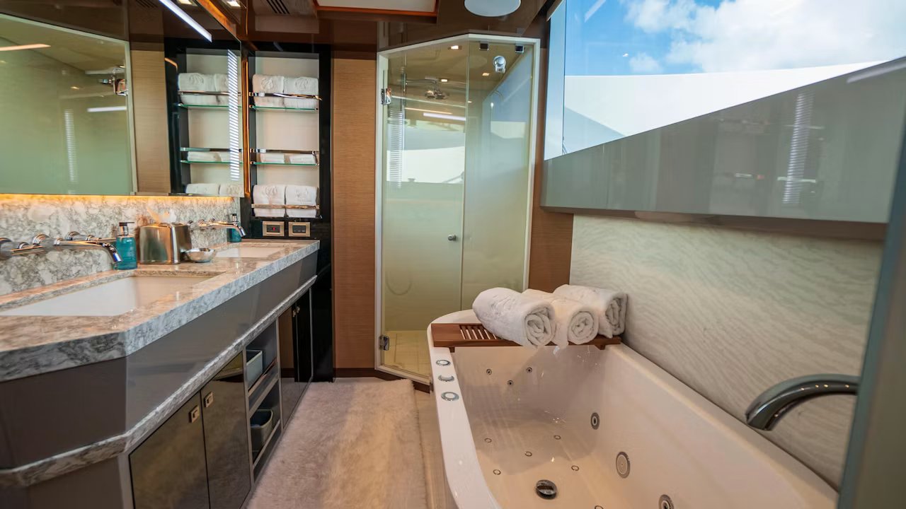 CHILLAXIN yacht detail photo