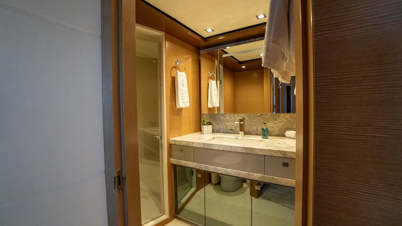 CHILLAXIN yacht detail photo