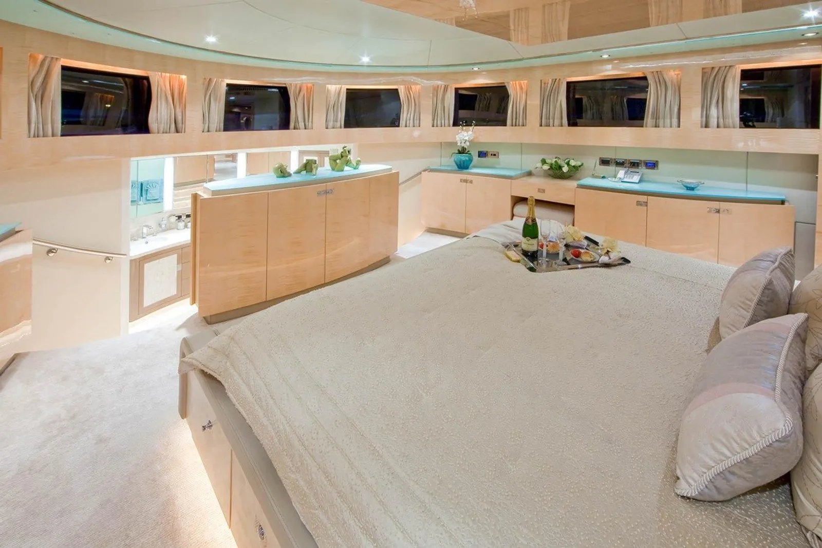 INCEPTION yacht detail photo