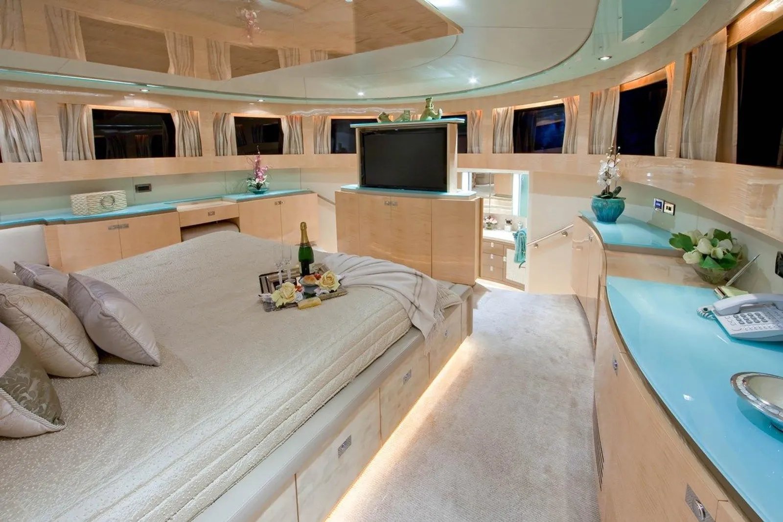 INCEPTION yacht detail photo