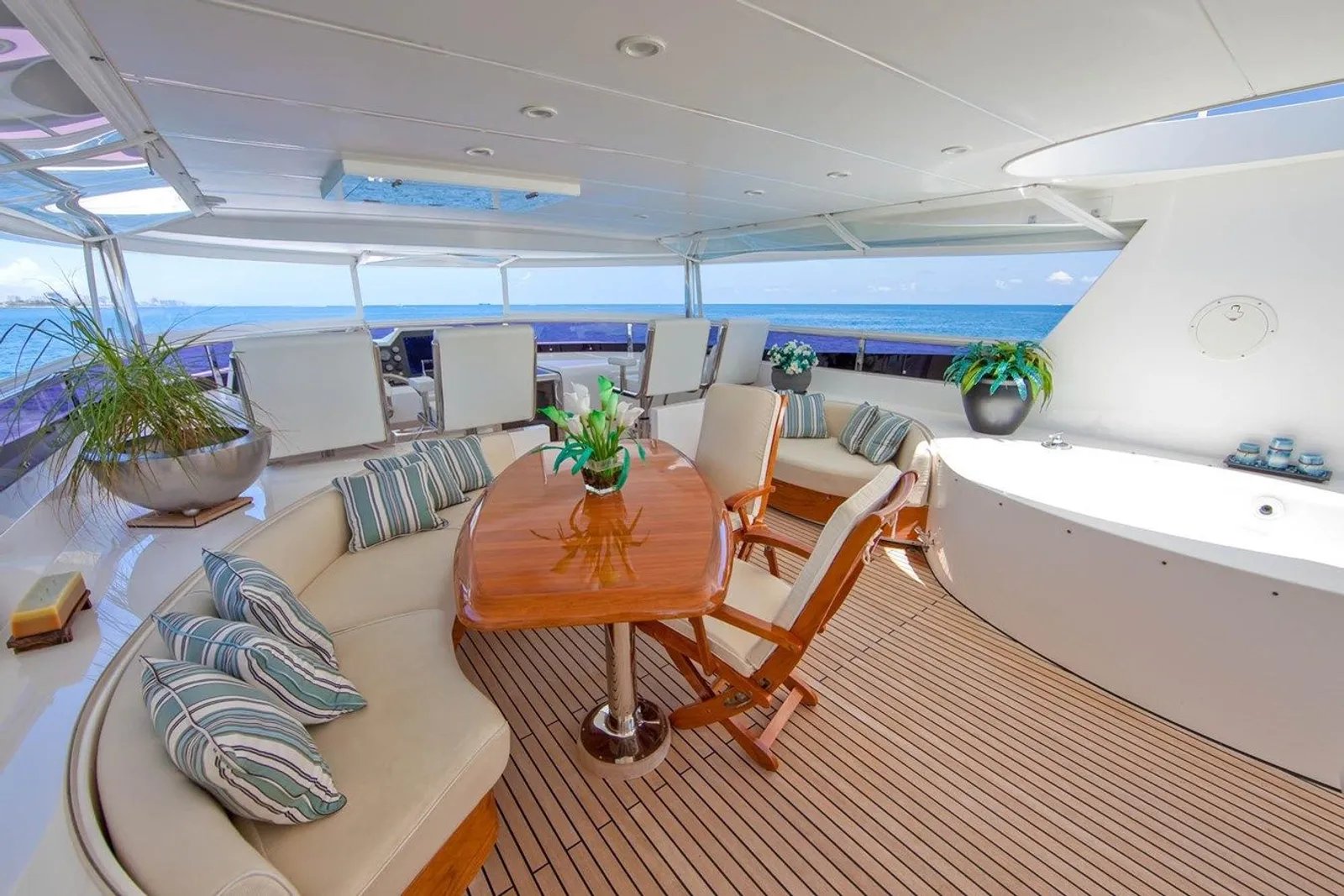 INCEPTION yacht detail photo