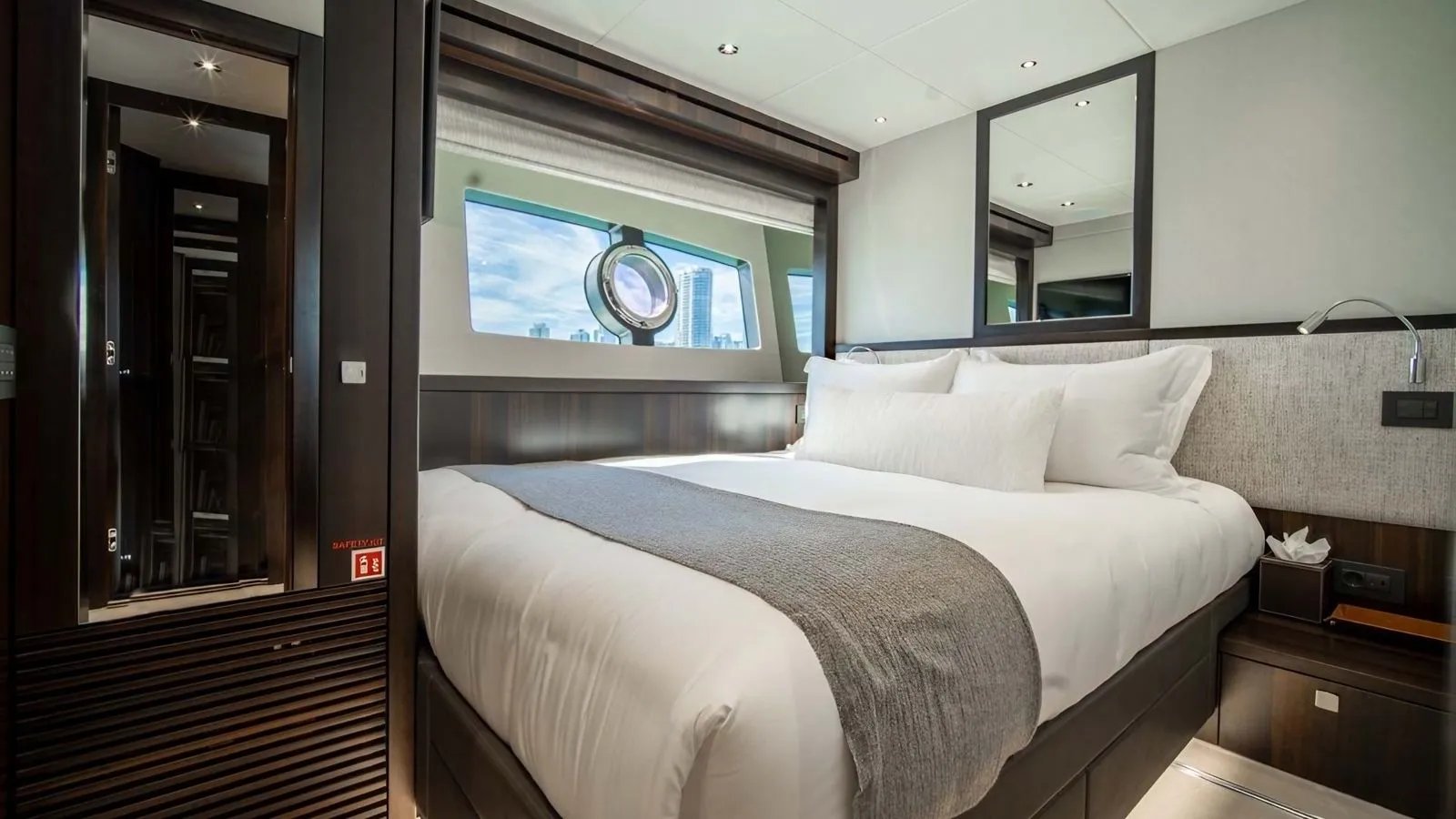 NIGORA yacht detail photo