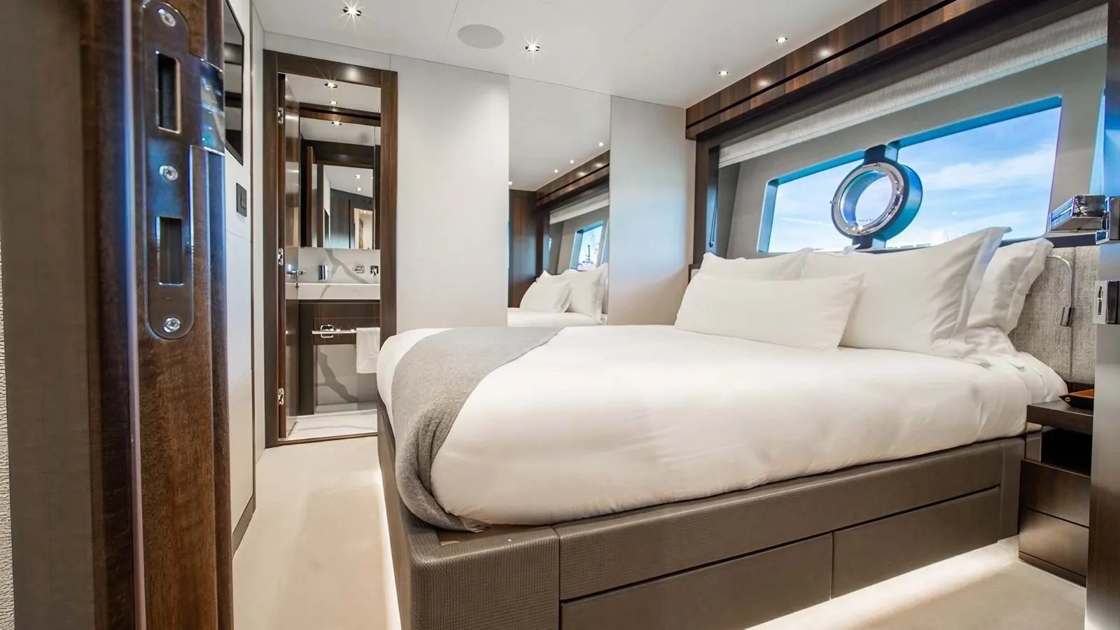 NIGORA yacht detail photo