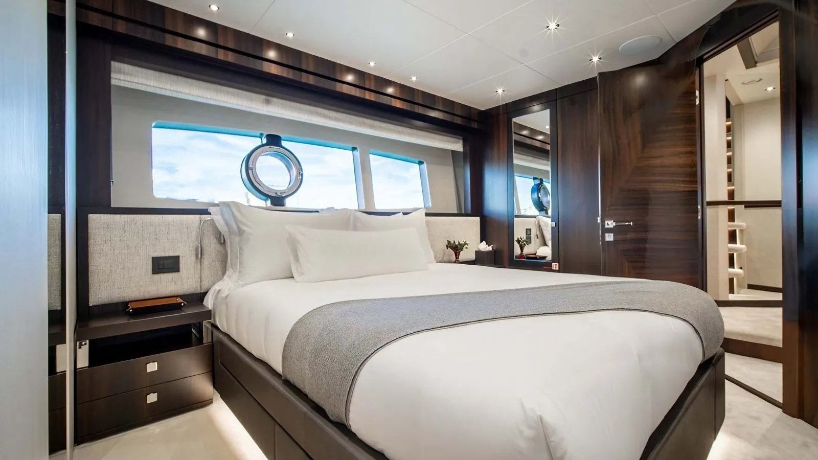 NIGORA yacht detail photo
