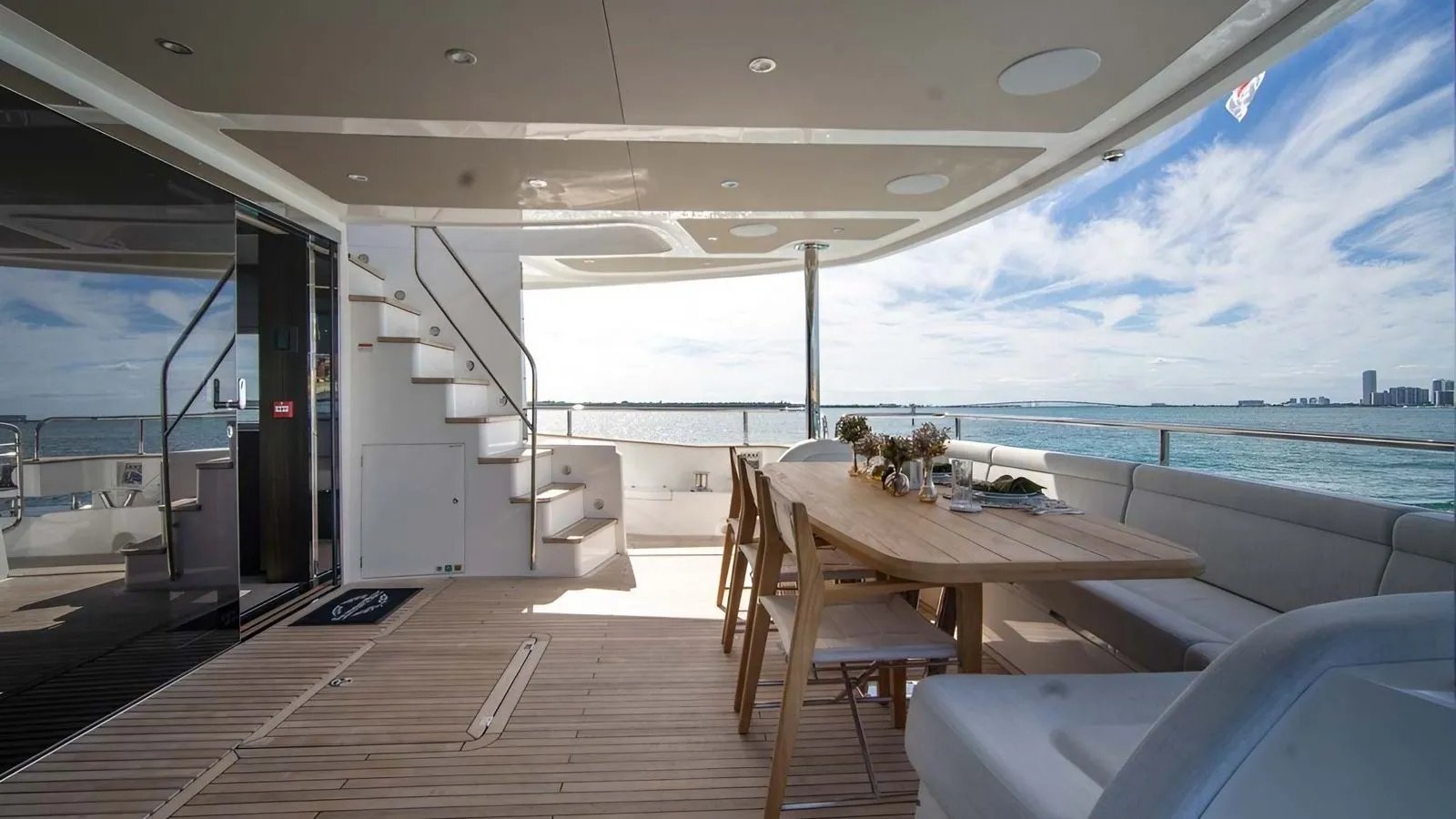 NIGORA yacht detail photo