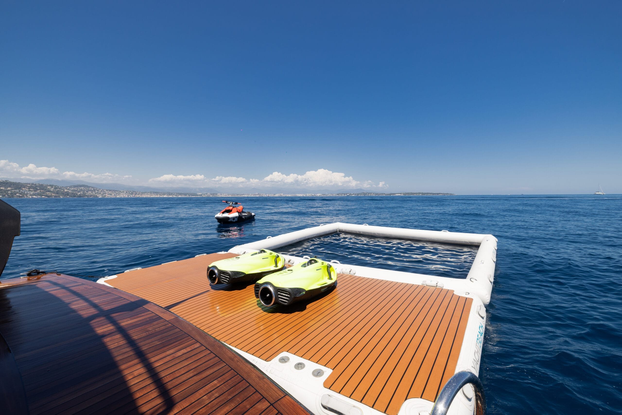 RIVIERA SUN yacht detail photo