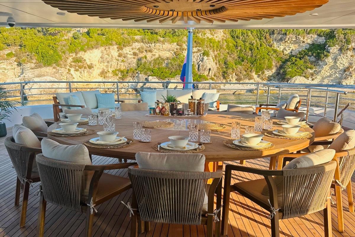 ORIY yacht detail photo