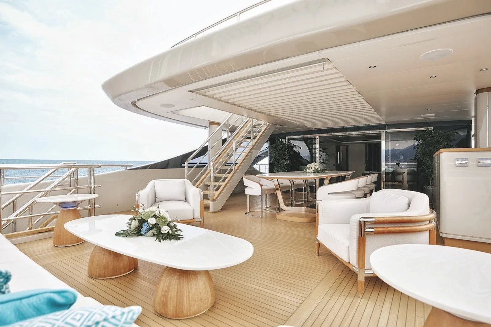 IRYNA II beach club
