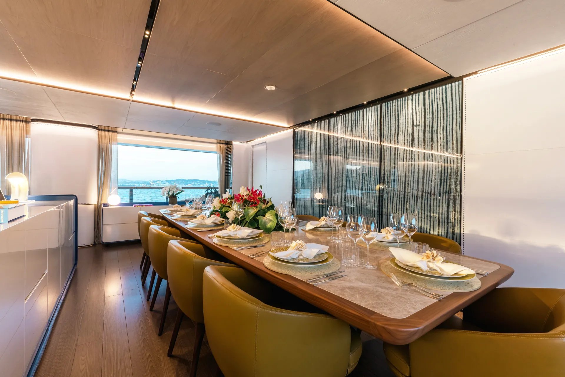 C yacht detail photo