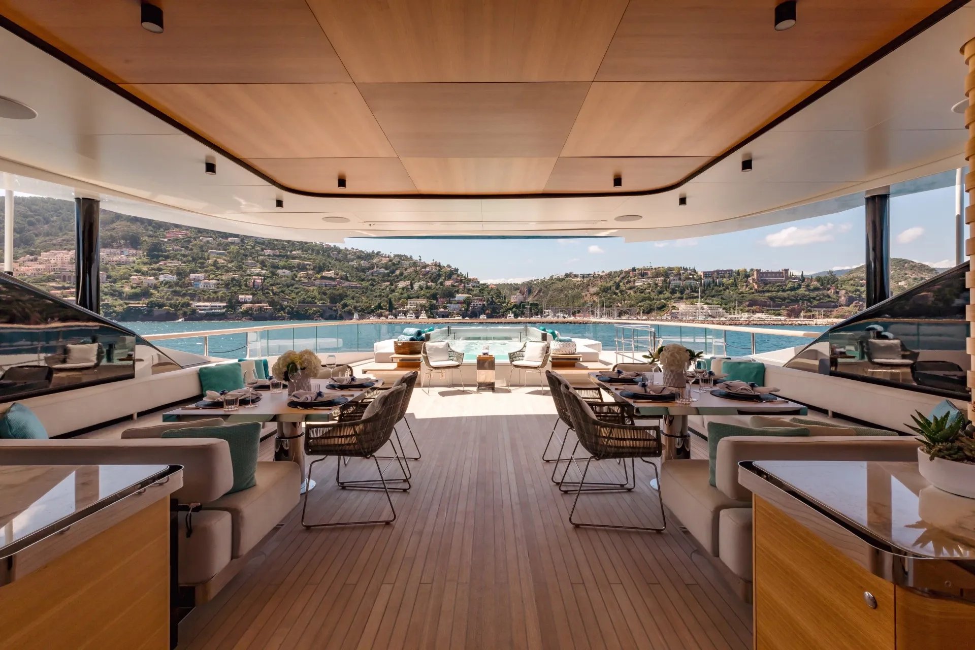 C yacht detail photo