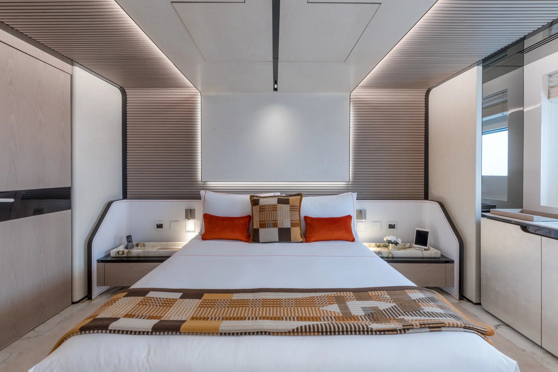 C yacht detail photo