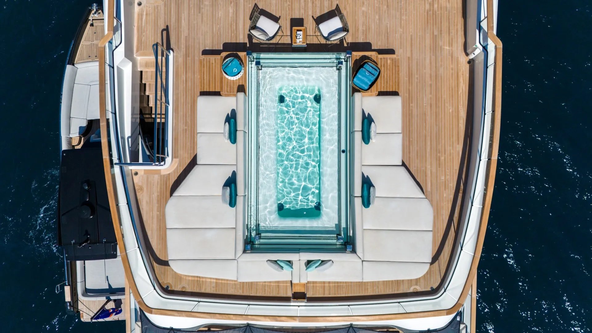 C yacht detail photo