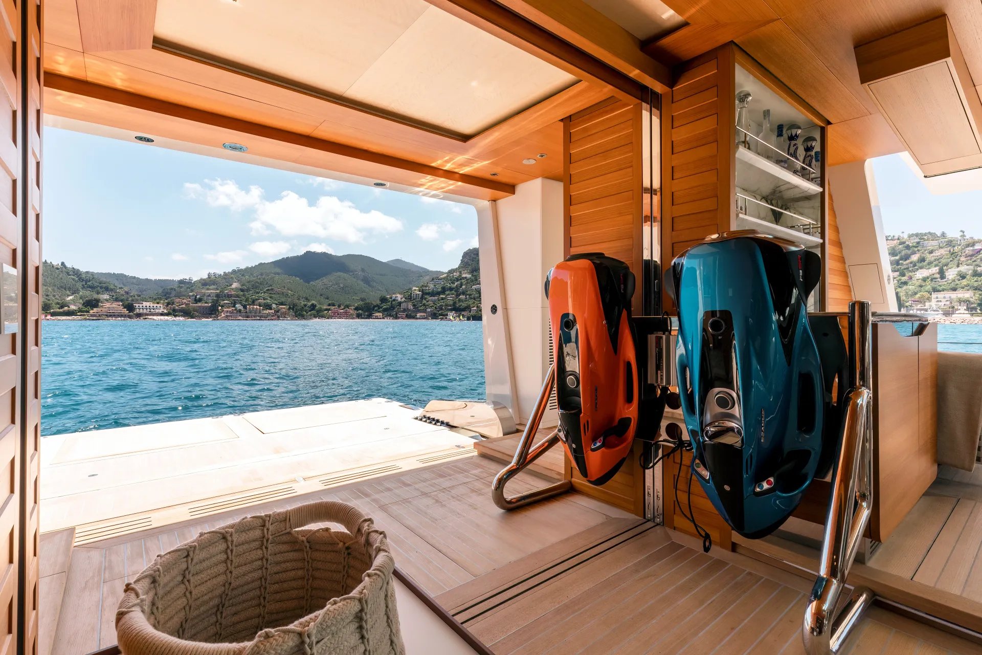 C yacht detail photo