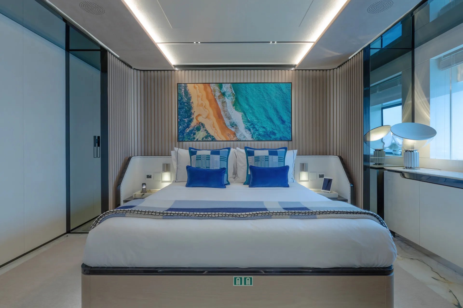 C yacht detail photo