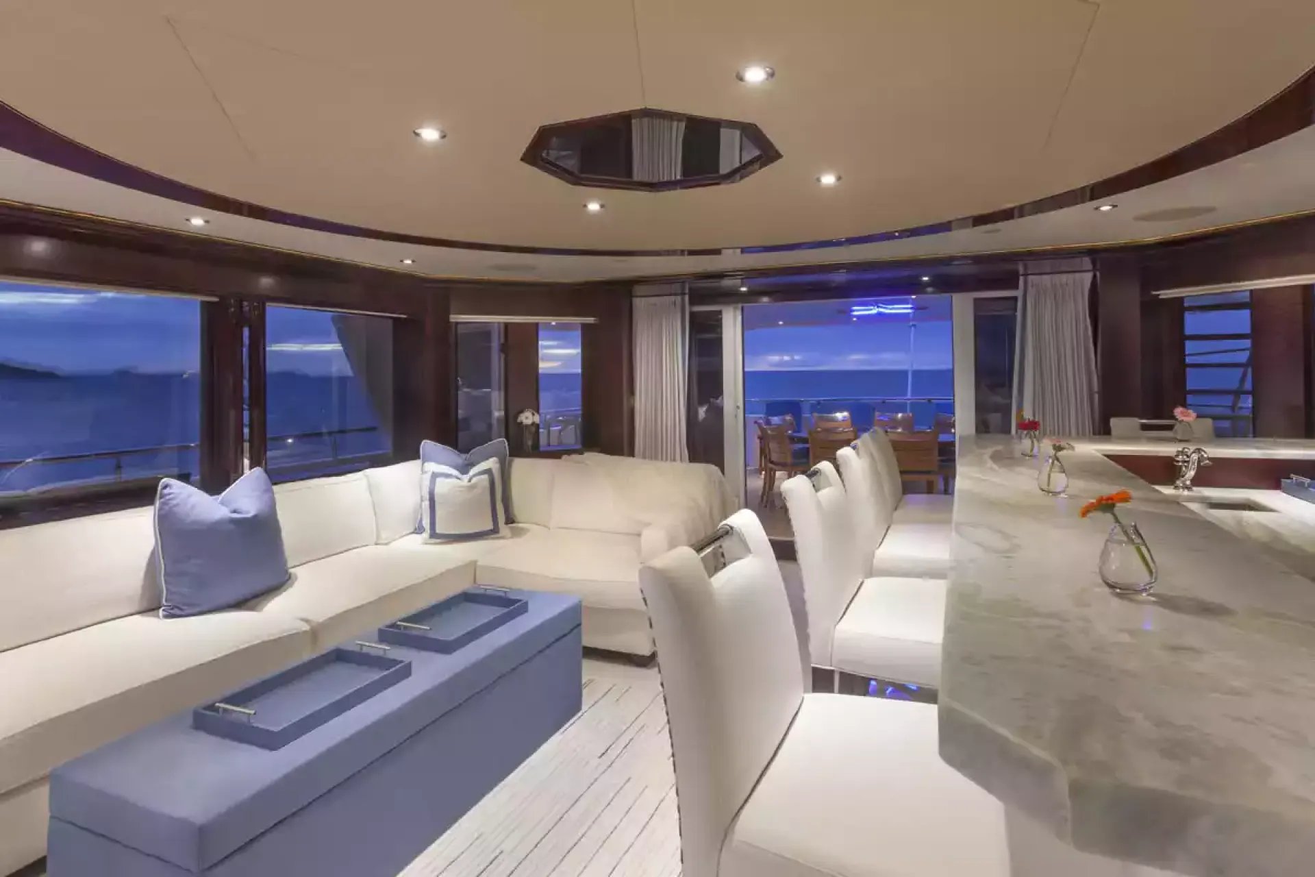 TRENDING yacht detail photo