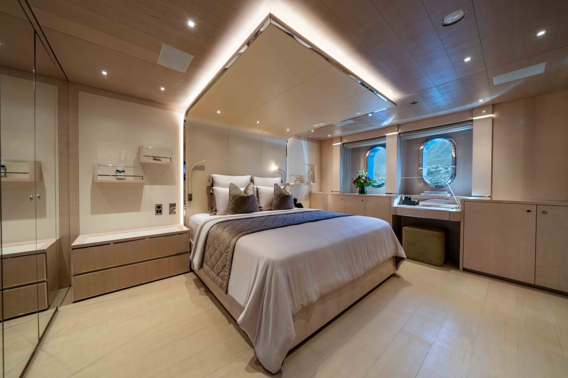 SALT yacht detail photo