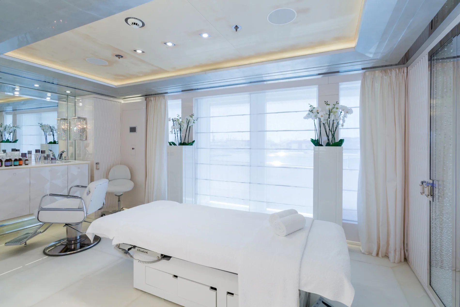 LADY LARA yacht detail photo