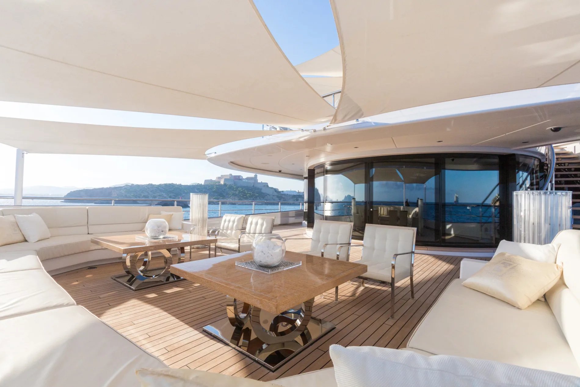 LADY LARA yacht detail photo