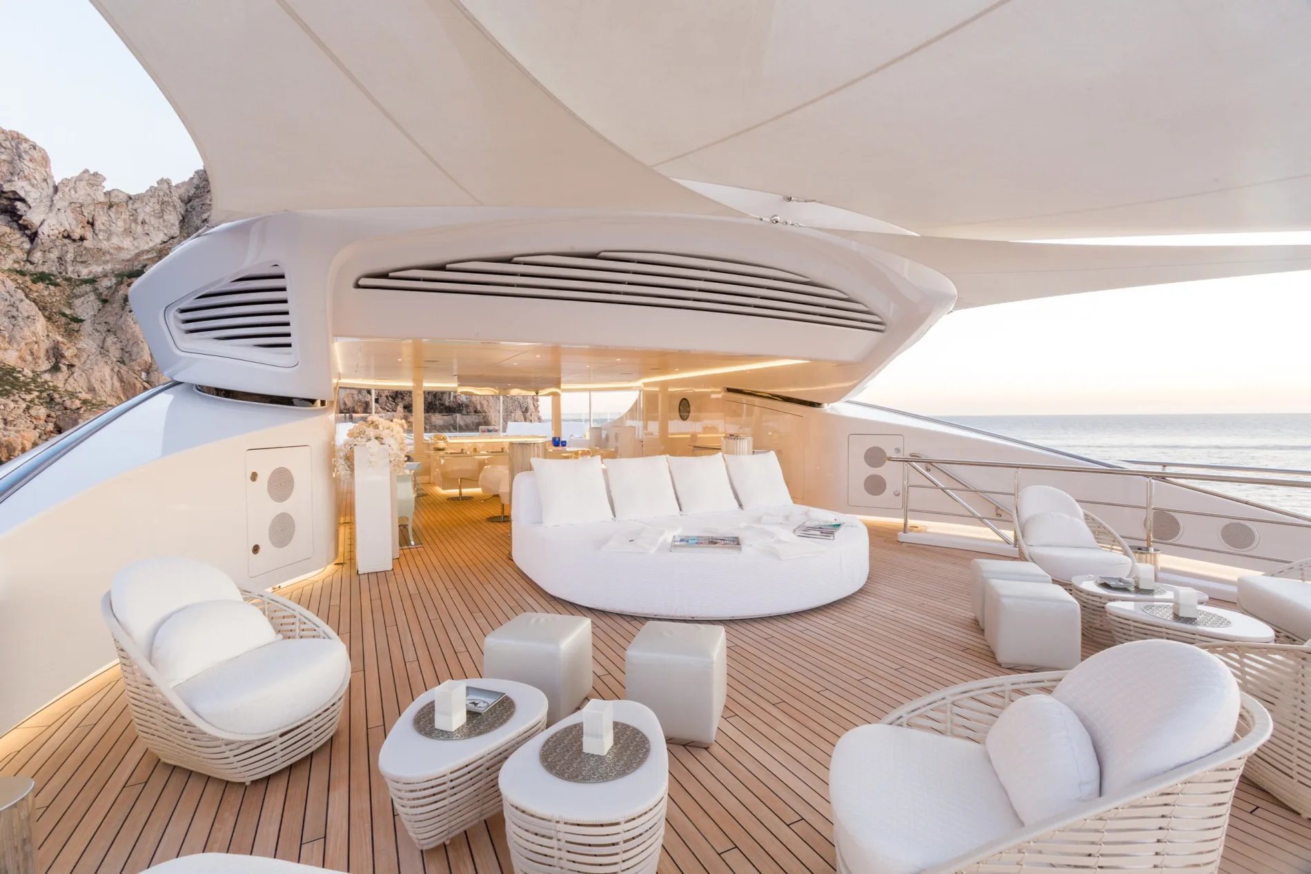 LADY LARA yacht detail photo