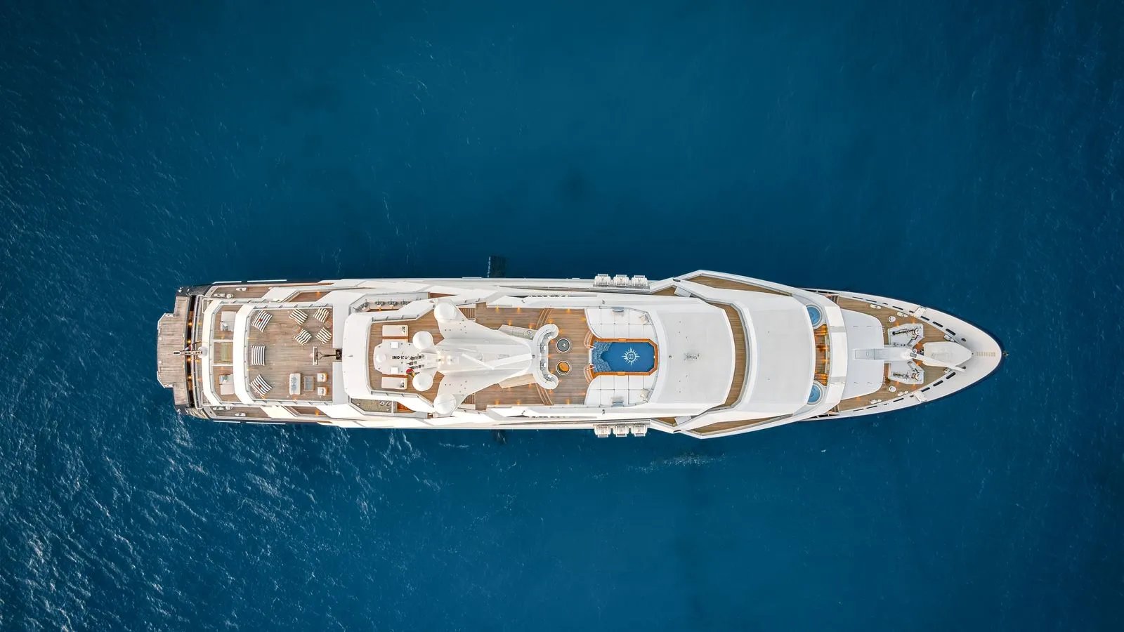 BATELLO sundeck lounge