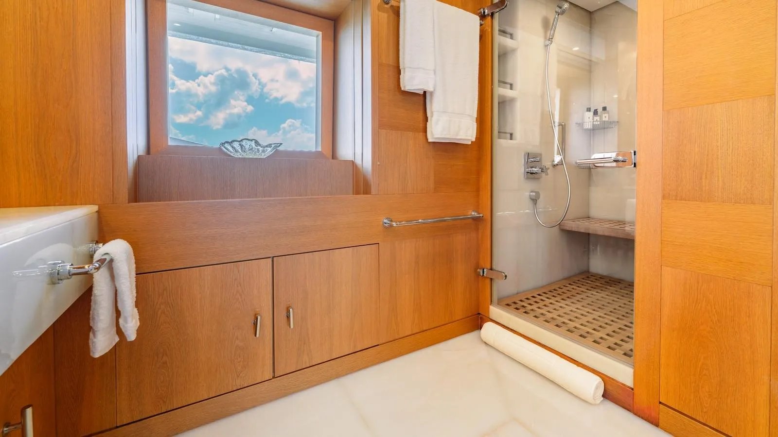 BATELLO yacht detail photo