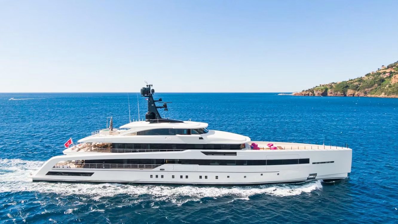 RIO yacht detail photo