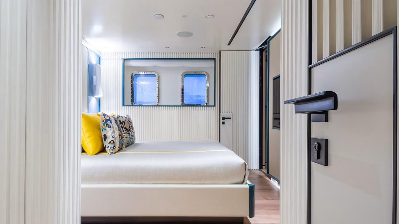 RIO yacht detail photo