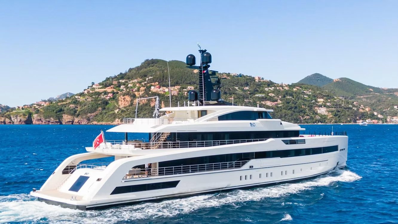 RIO yacht detail photo