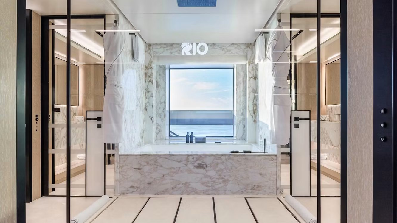 RIO yacht detail photo