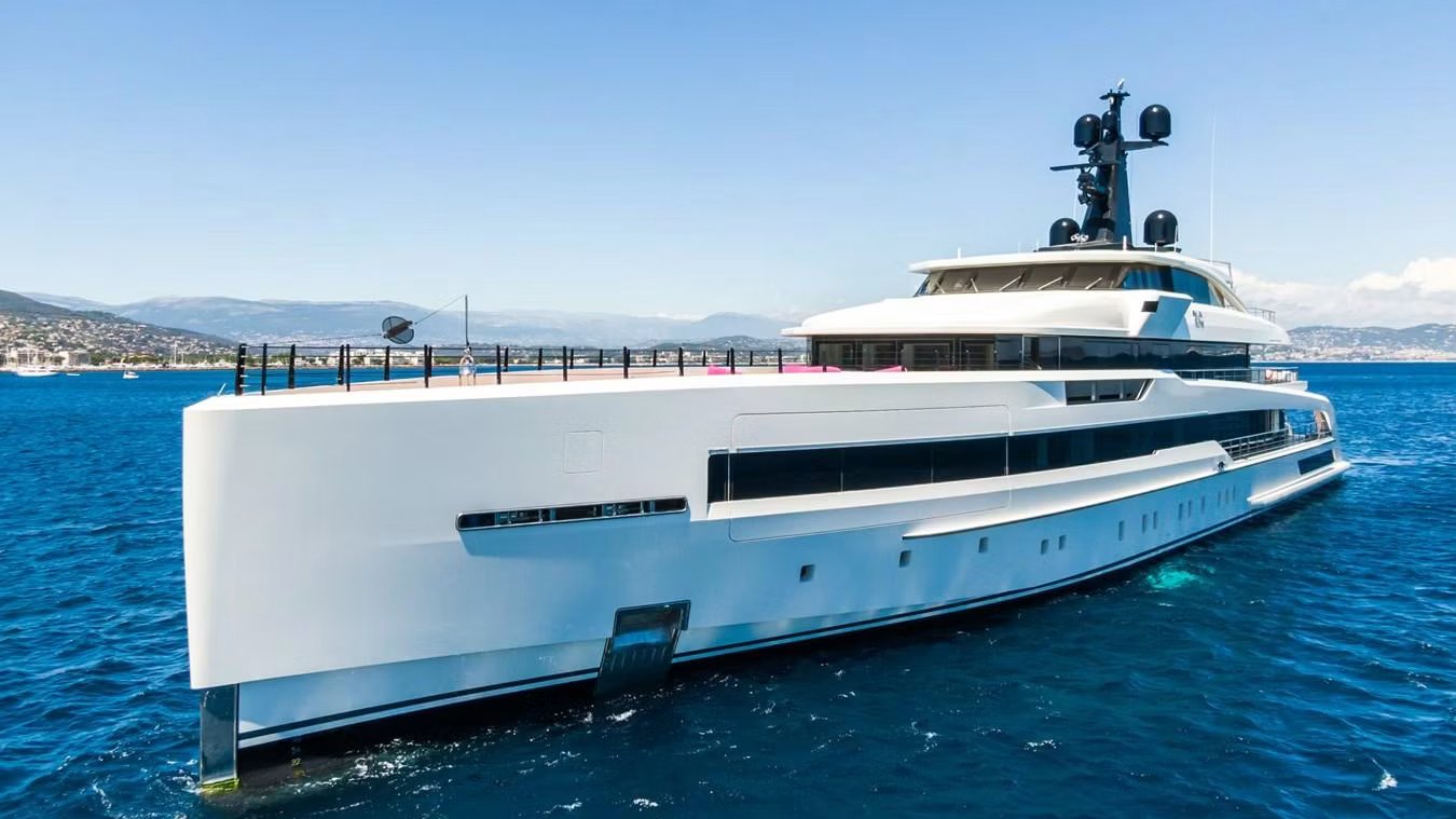 RIO yacht detail photo